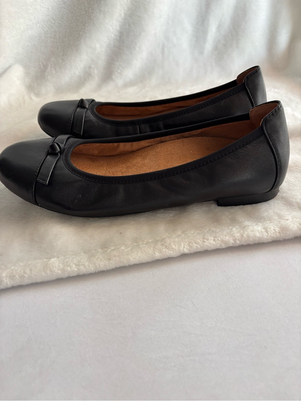 Vionic Amorie Black Leather Ballet flat Size 8